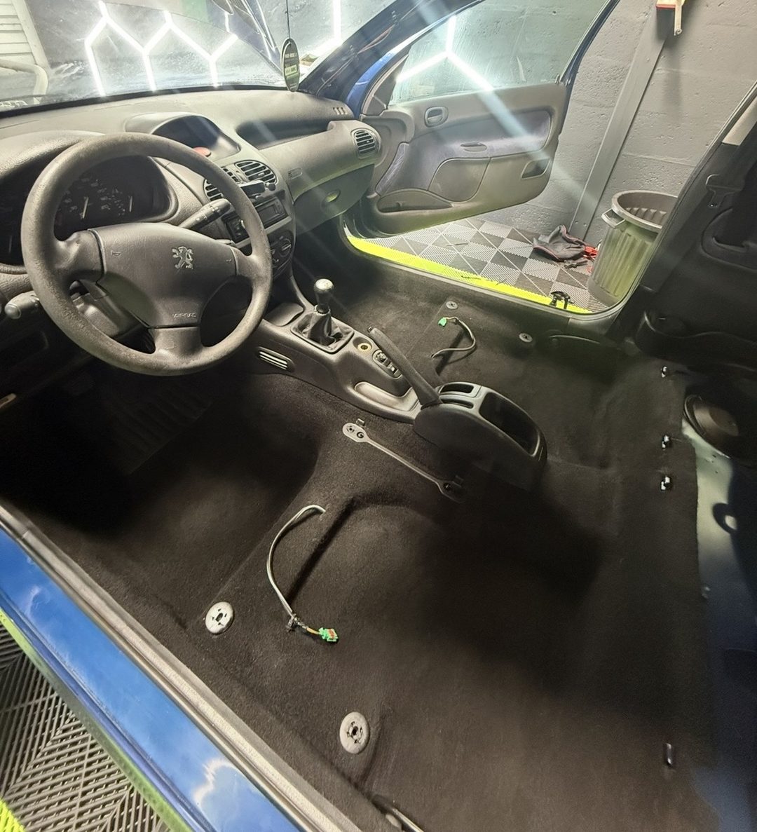 Peugeot 206 après nettoyage intérieur DB Wash