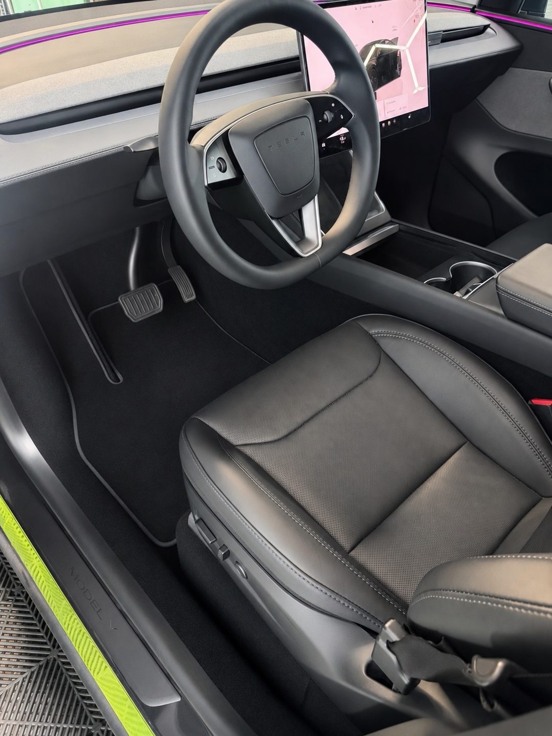 Tesla Model Y après nettoyage intérieur DB Wash